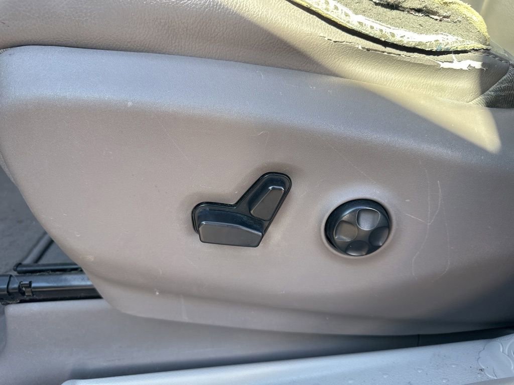 Used 2017 Chrysler Pacifica Touring-L w/ Tire & Wheel Group image 17