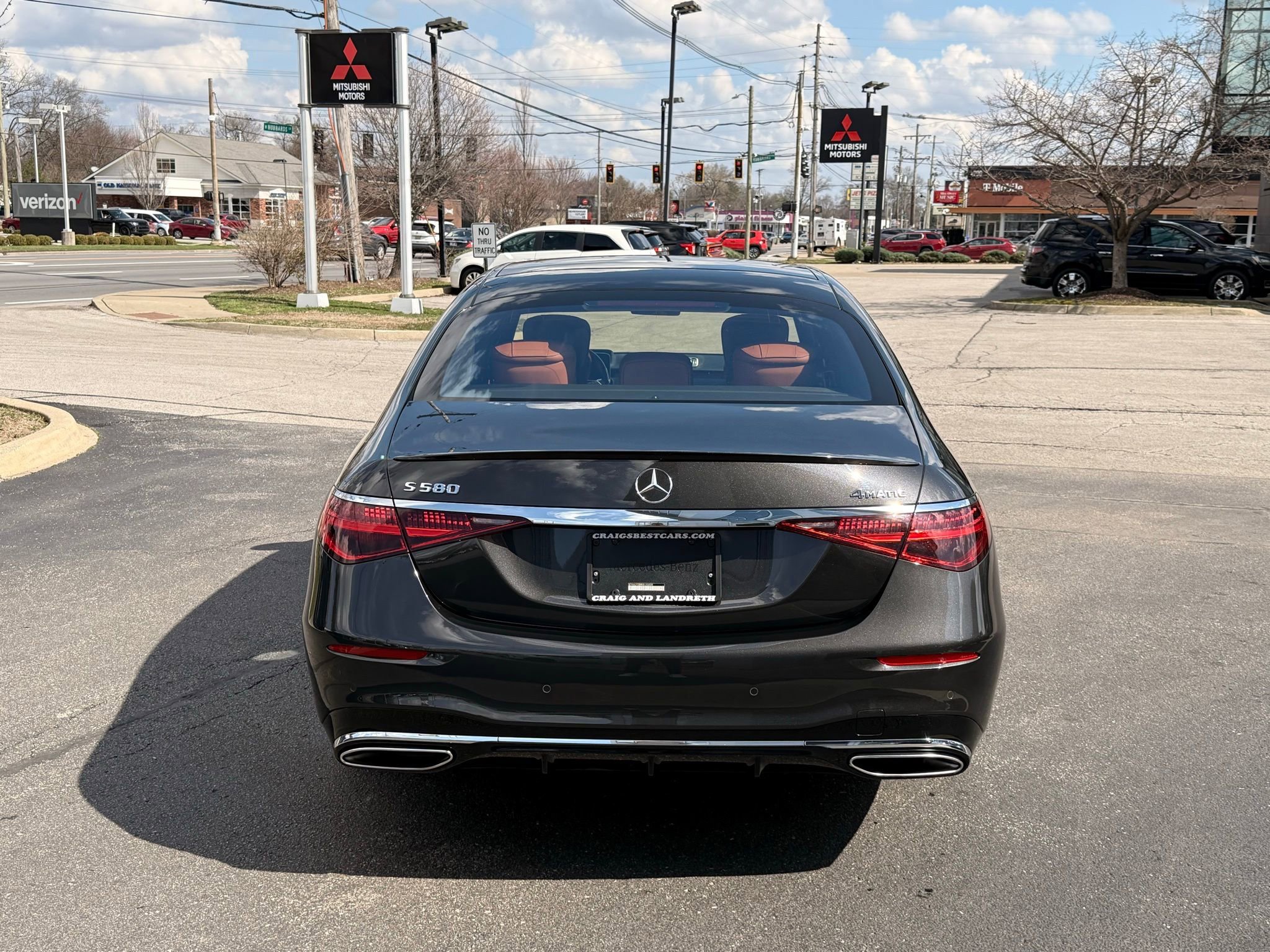 Used 2022 Mercedes-Benz S 580 4MATIC Sedan w/ AMG Line Package image 9