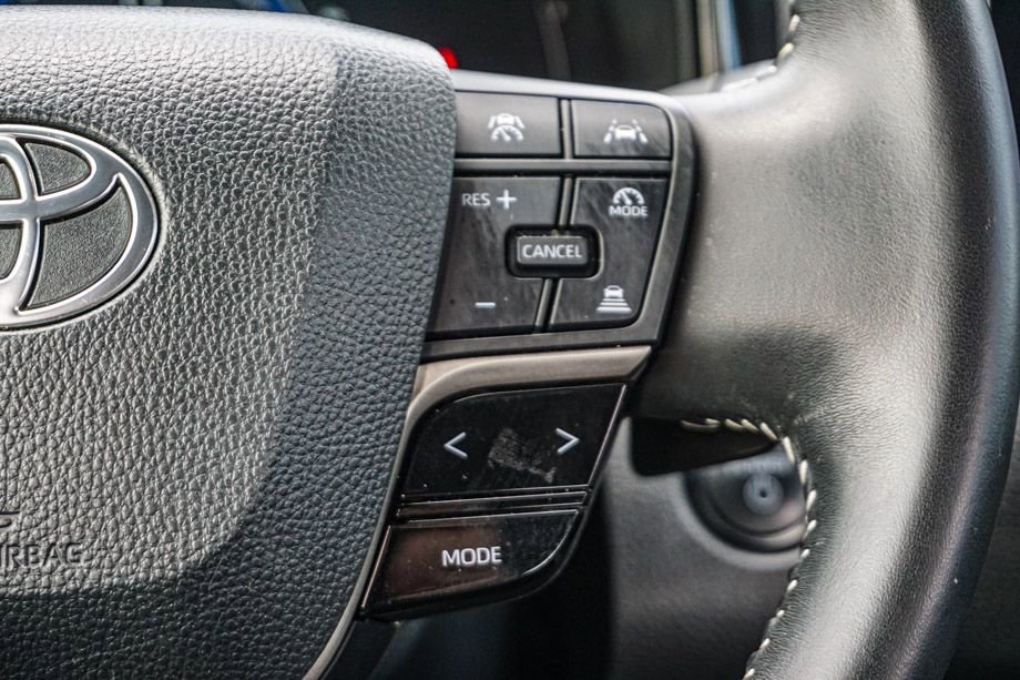 Used 2025 Toyota Camry SE image 26