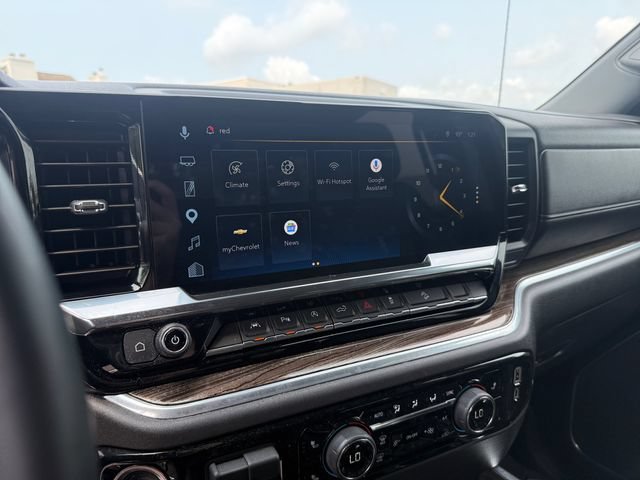 Used 2024 GMC Sierra 1500 AT4 w/ Technology Package AWD/4WD image 29