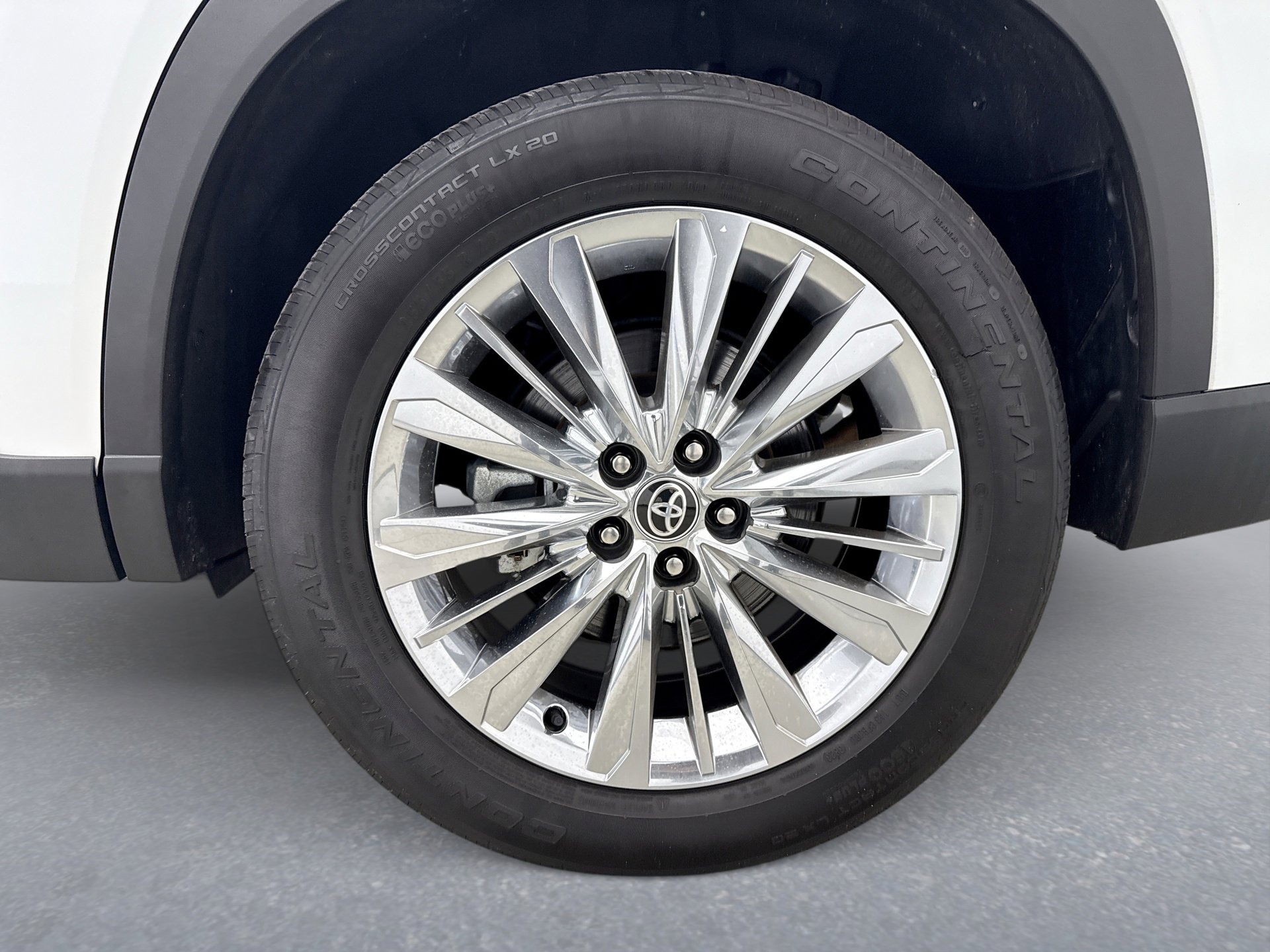 Used 2024 Toyota Grand Highlander AWD image 11