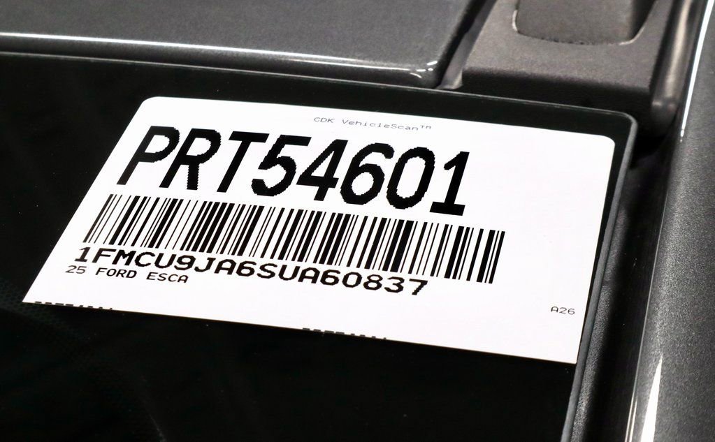 Certified 2025 Ford Escape Platinum image 37