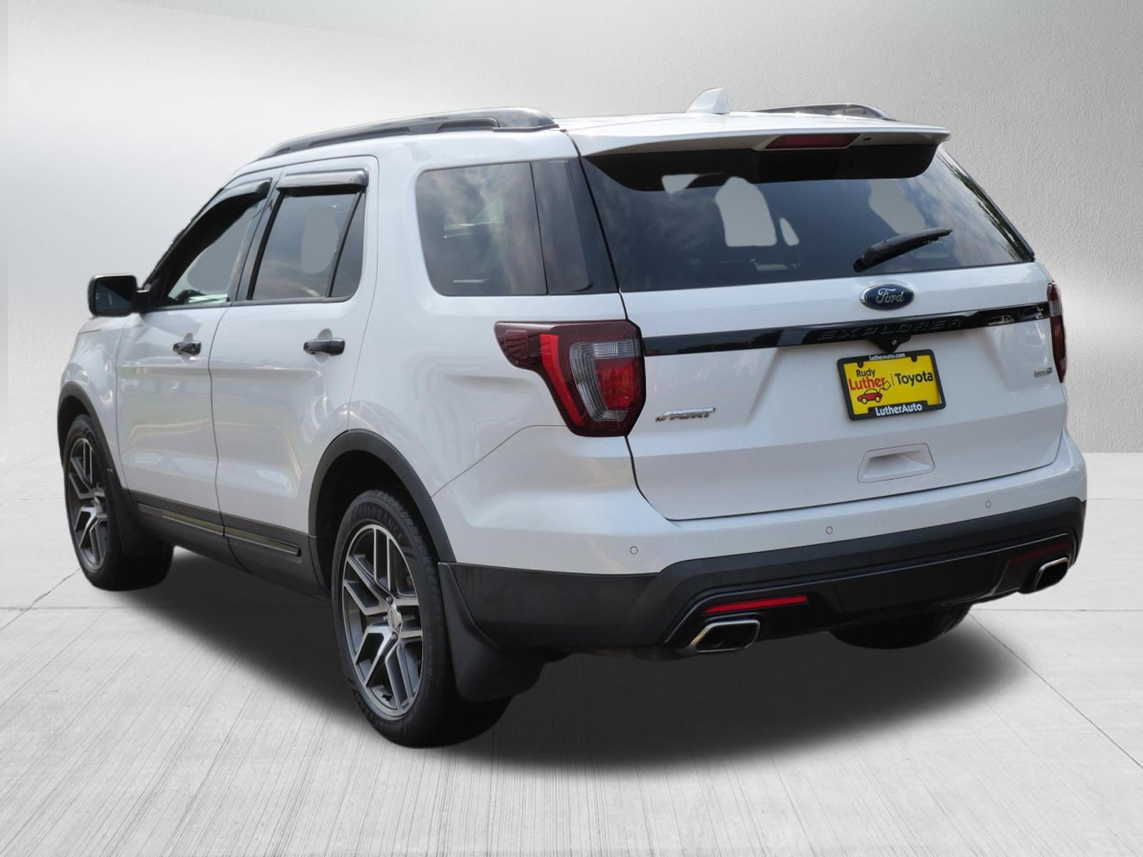 Used 2016 Ford Explorer Sport AWD/4WD image 5