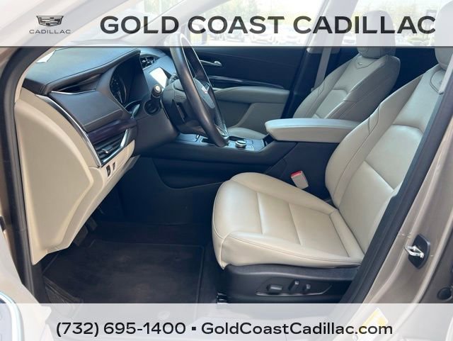 Certified 2023 Cadillac XT4 Luxury w/ Cold Weather Package FWD image 15