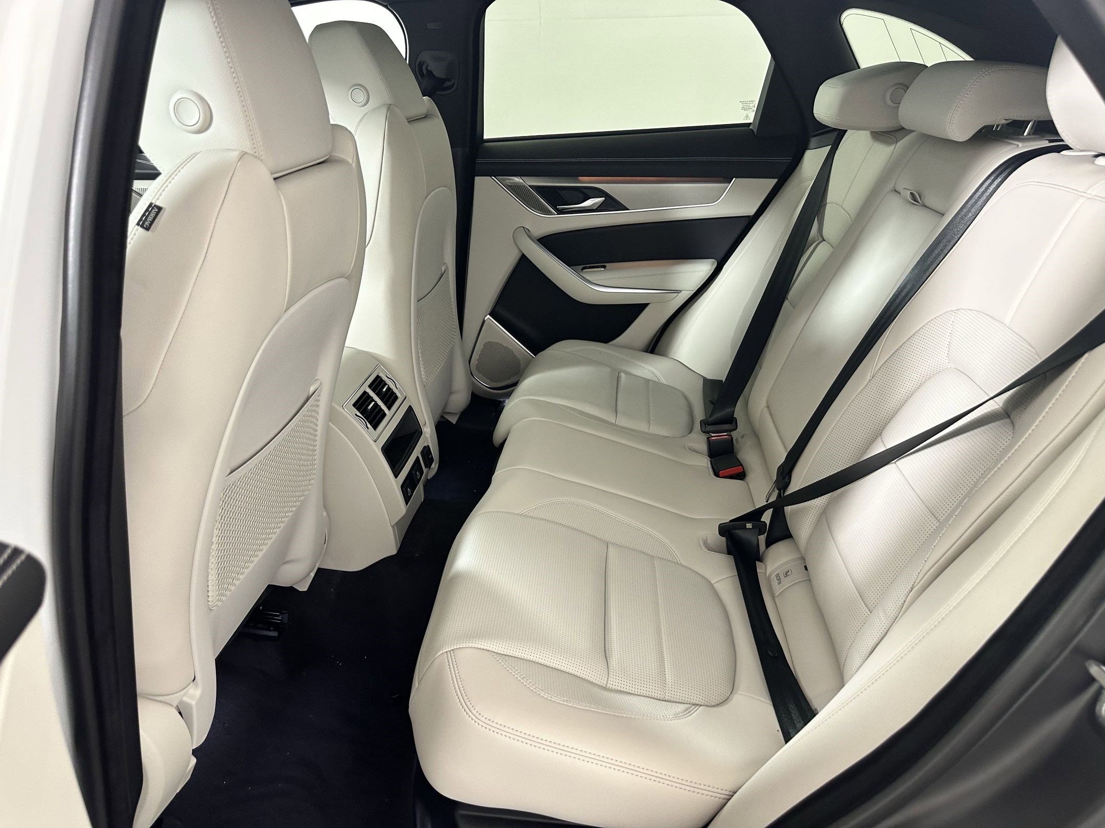 Used 2026 Jaguar F-PACE R-Dynamic S image 11