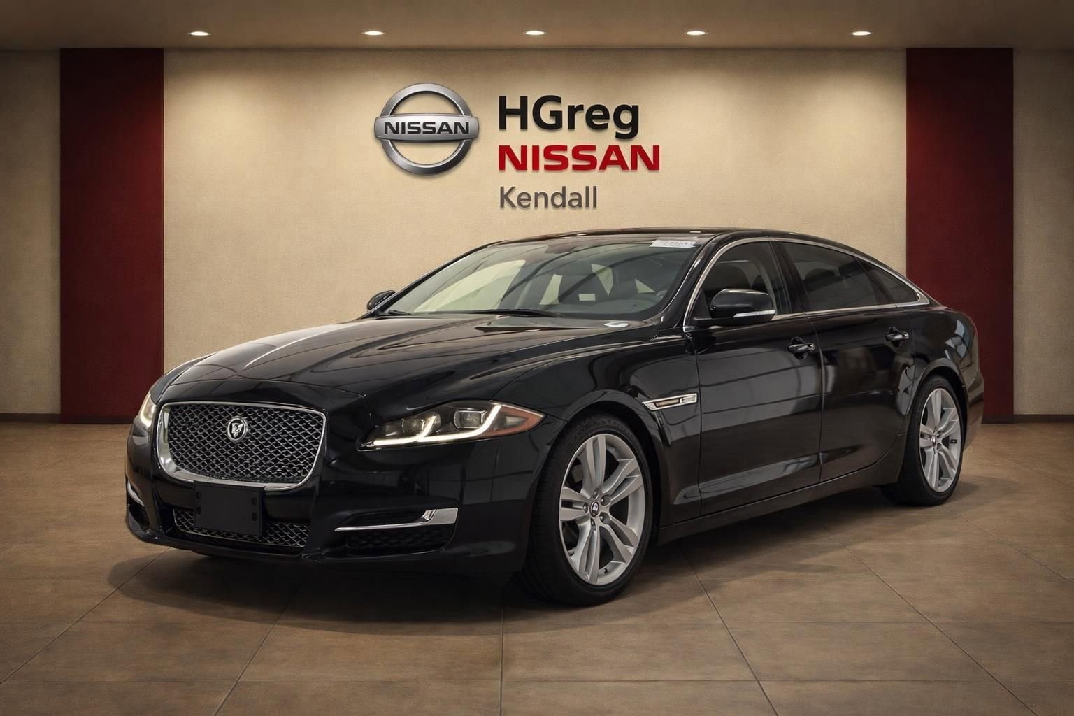 Used 2016 Jaguar XJ L Portfolio RWD image 3