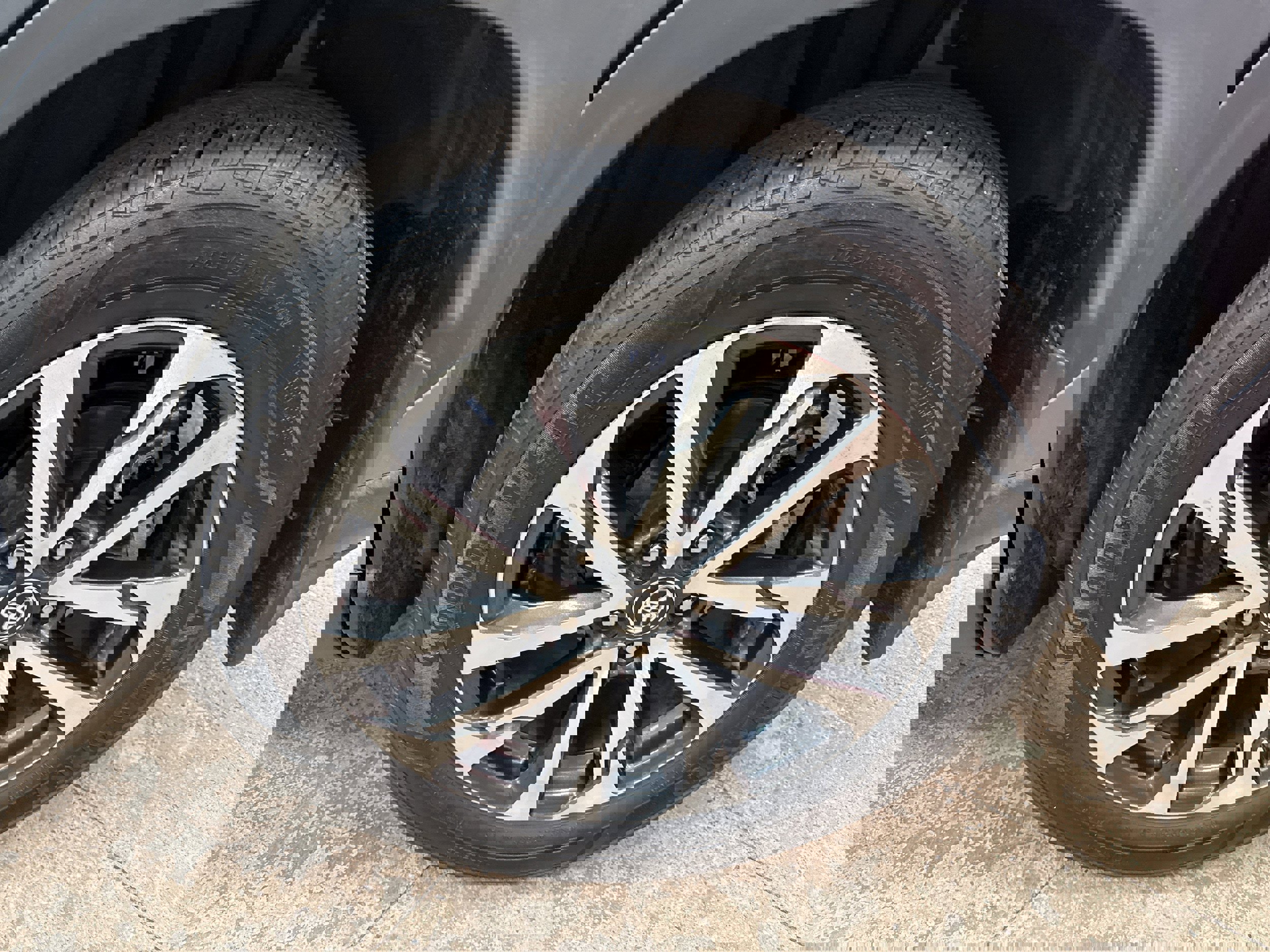 Used 2023 Toyota Corolla Cross XLE w/ Convenience Package image 8