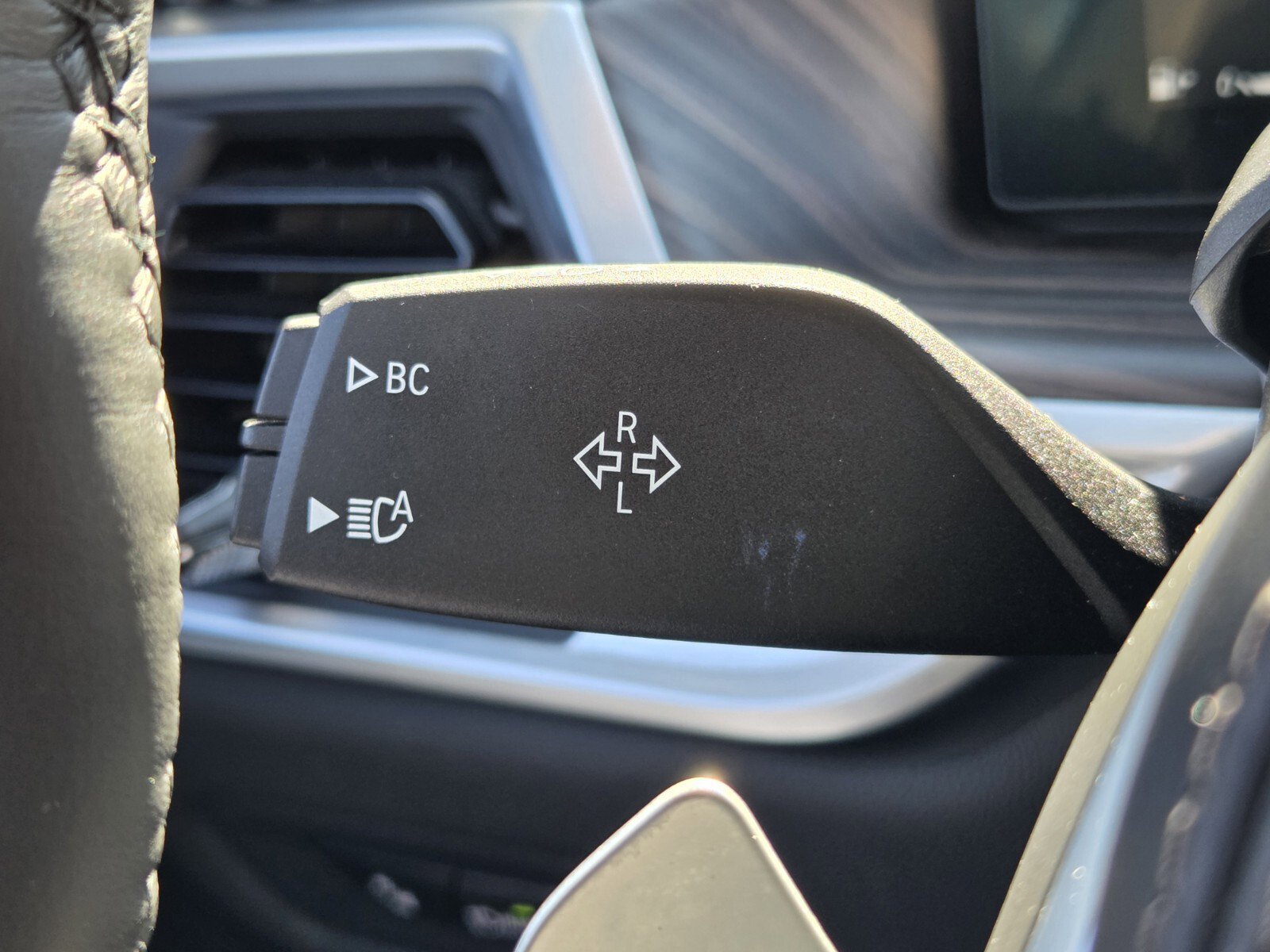 Certified 2024 BMW X6 xDrive40i w/ Premium Package image 30