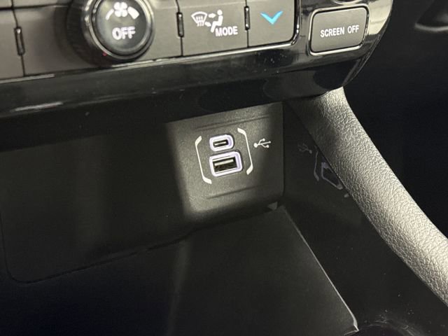 Used 2025 Jeep Compass Limited image 18