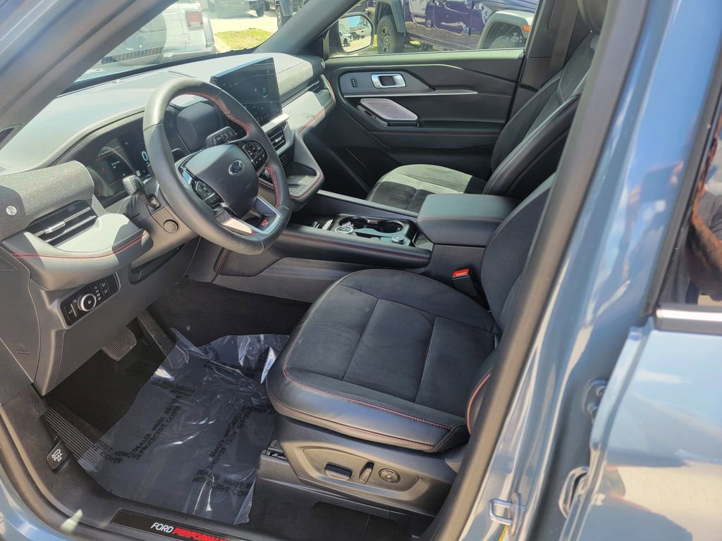 Used 2025 Ford Explorer ST AWD/4WD image 11