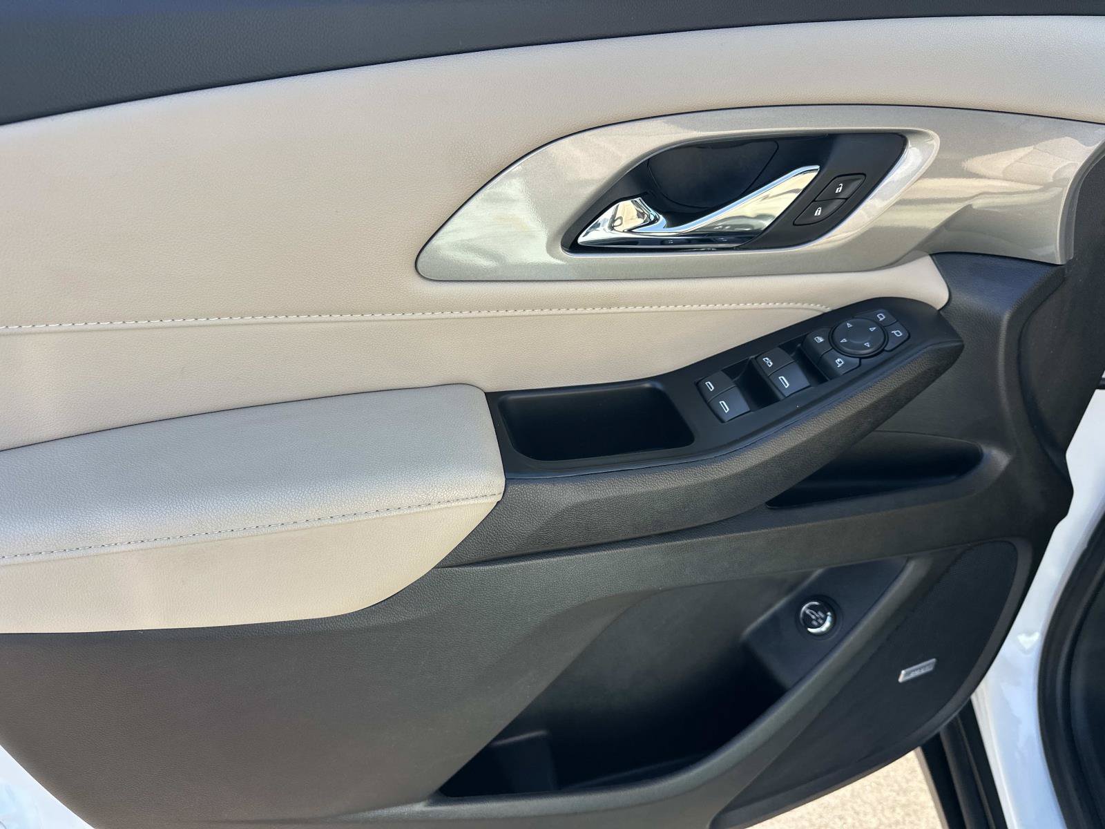 Certified 2023 Chevrolet Traverse LT w/ LT Premium Package AWD/4WD image 15