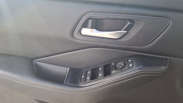 Certified 2024 Nissan Rogue SV image 17