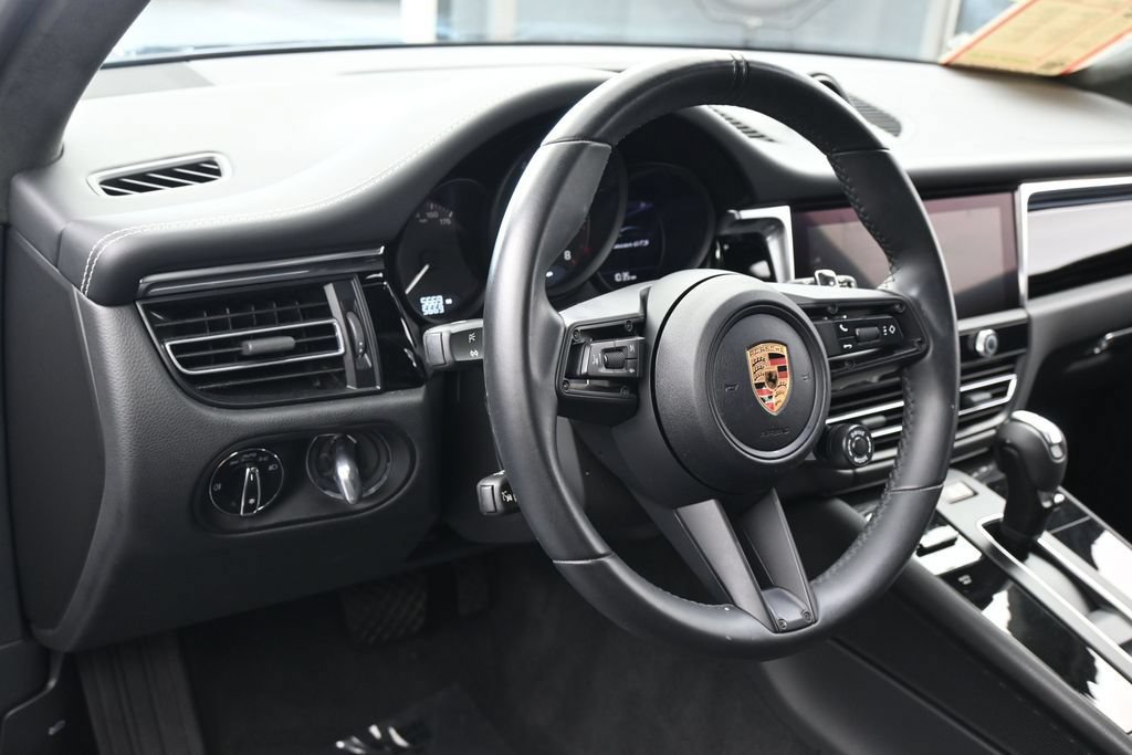 Used 2025 Porsche Macan GTS AWD/4WD image 16