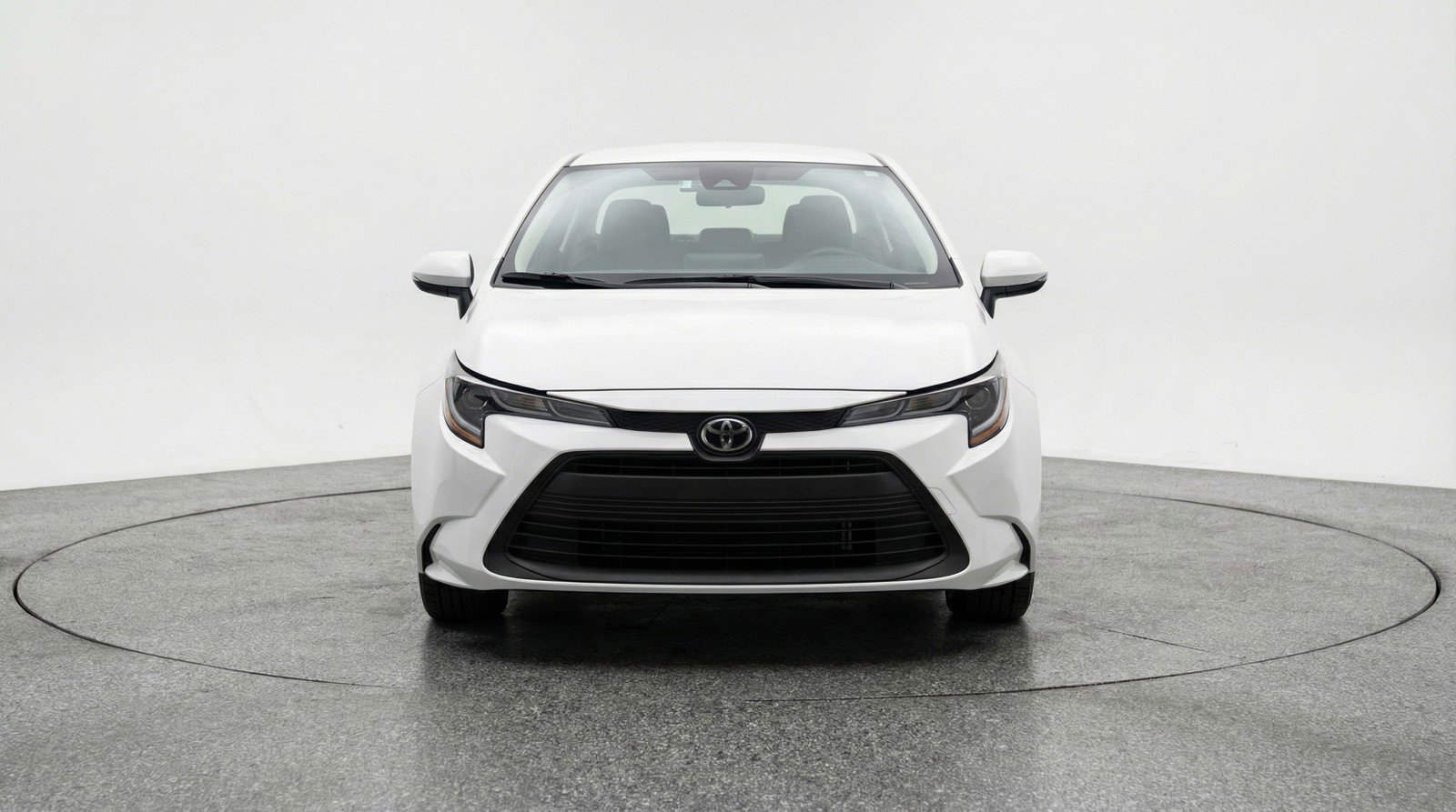 Used 2025 Toyota Corolla LE FWD image 2