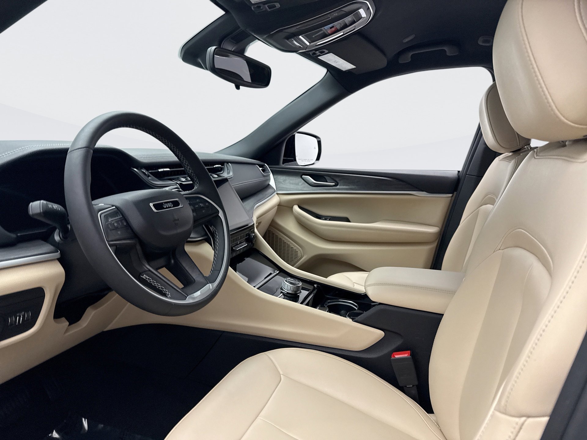 Used 2023 Jeep Grand Cherokee Limited image 10