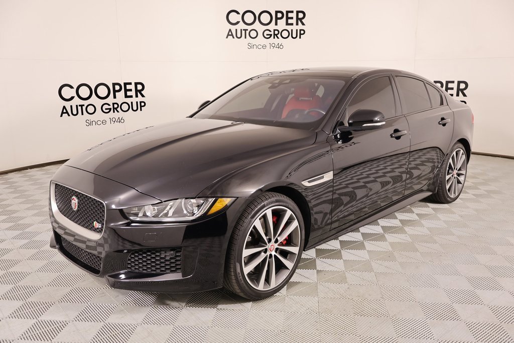 Used 2019 Jaguar XE S image 11