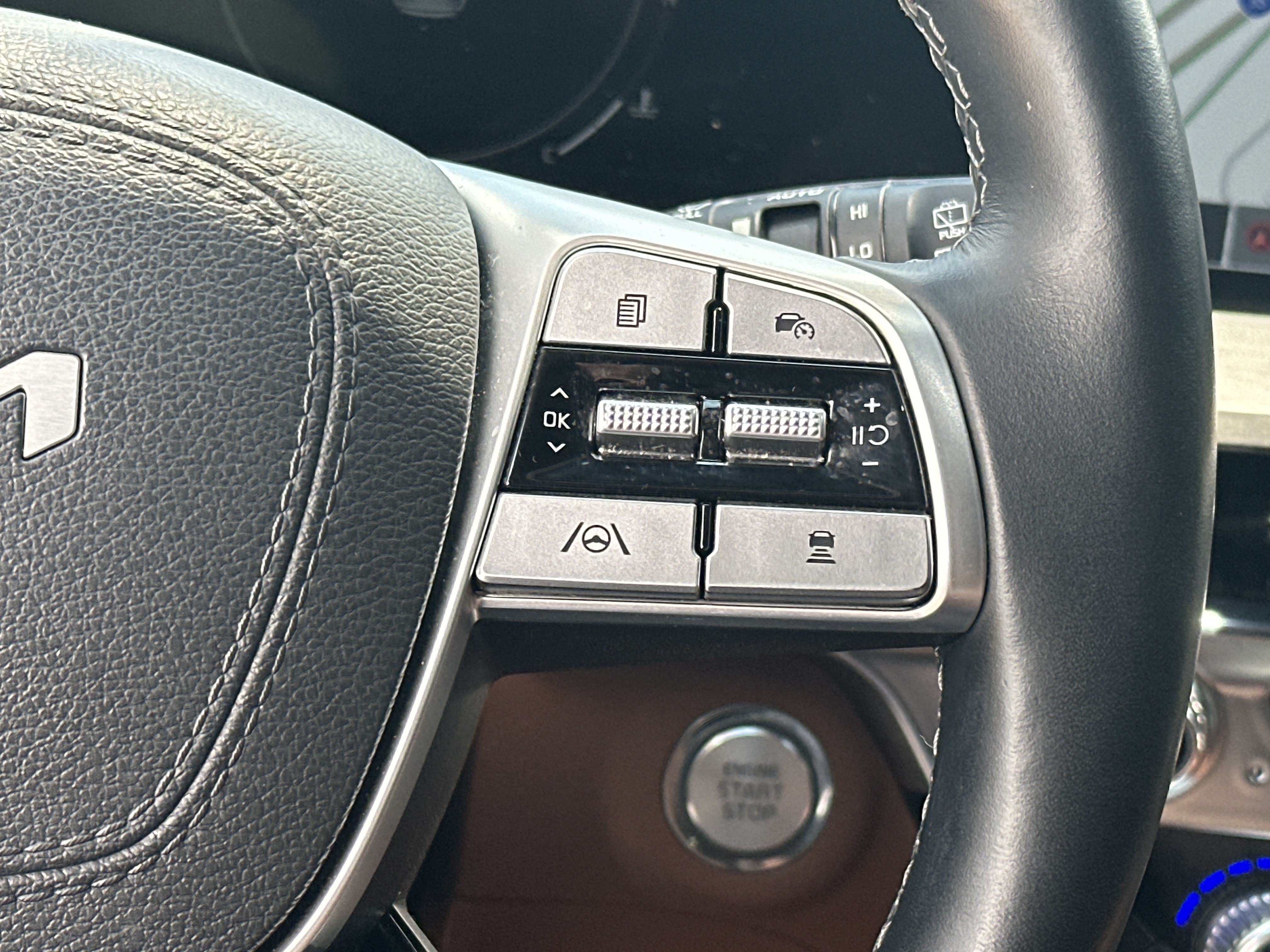 Used 2025 Kia Telluride SX Prestige X-Pro AWD/4WD image 9