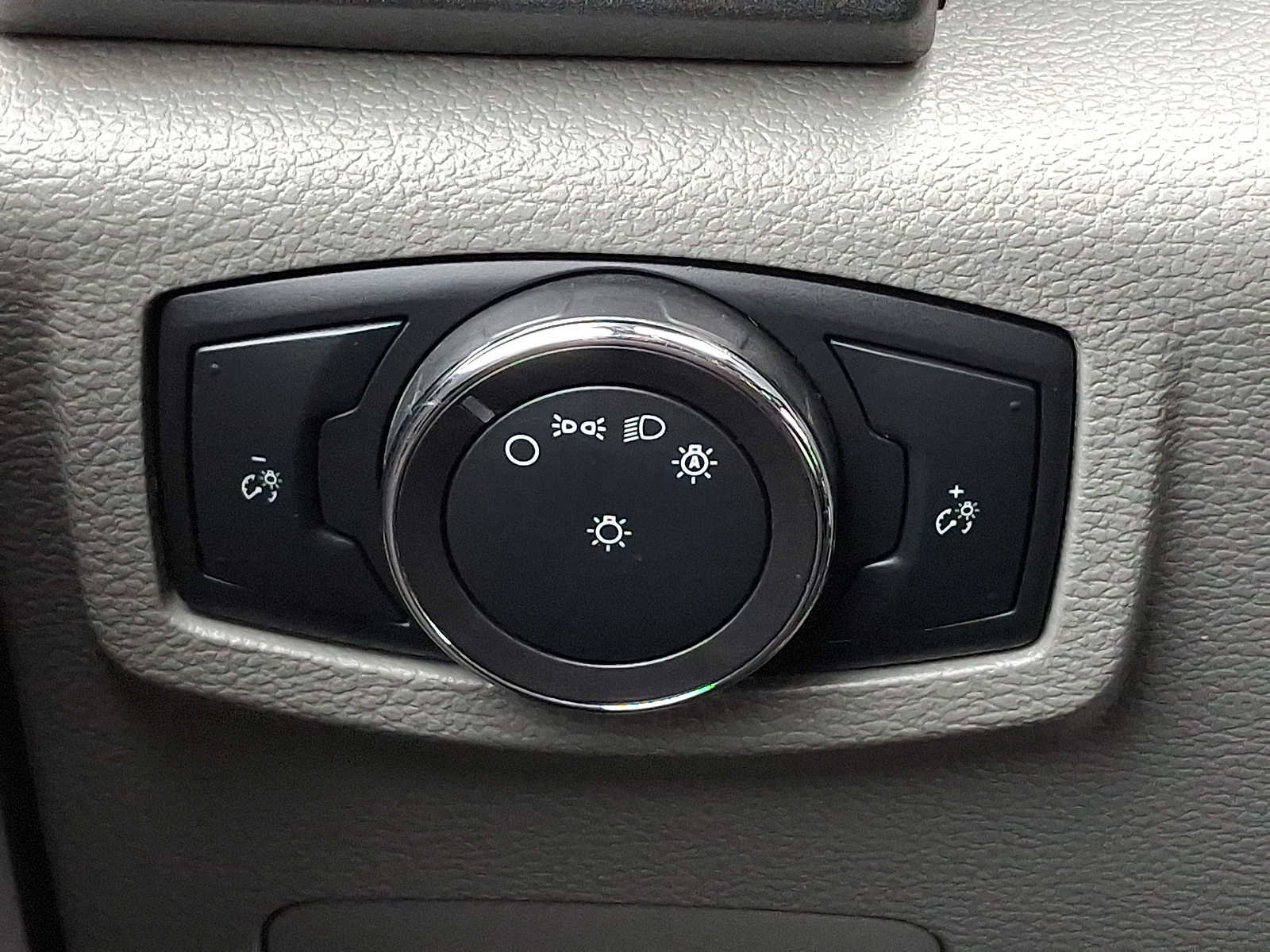 Used 2018 Ford F350 XL w/ Power Equipment Group AWD/4WD image 25