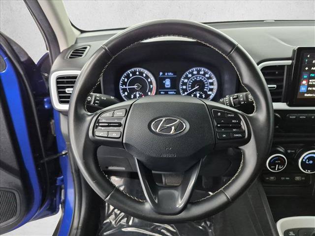 Certified 2022 Hyundai Venue Limited w/ Cargo Package FWD image 28