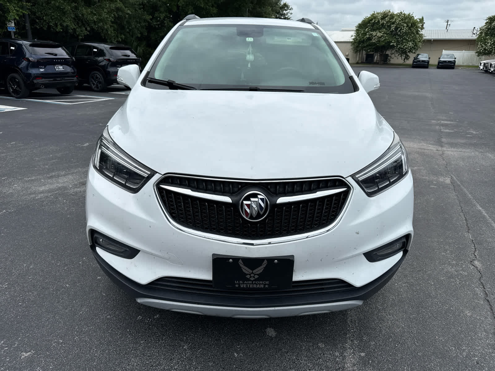 Used 2020 Buick Encore Essence AWD/4WD image 3
