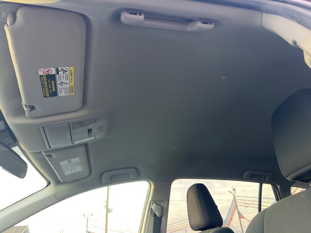 Used 2018 Toyota RAV4 LE image 38