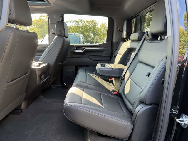 Used 2024 Chevrolet Silverado 1500 LT Trail Boss w/ Convenience Package II AWD/4WD image 16