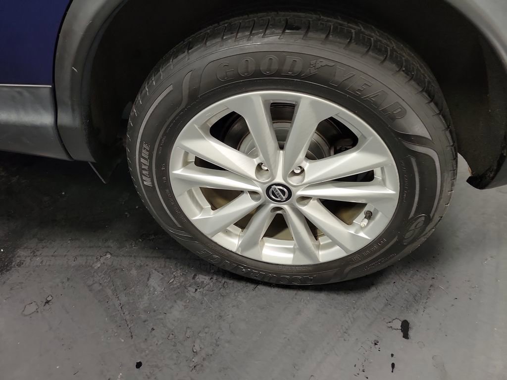 Used 2019 Nissan Rogue Sport SV w/ All-Weather Package image 11