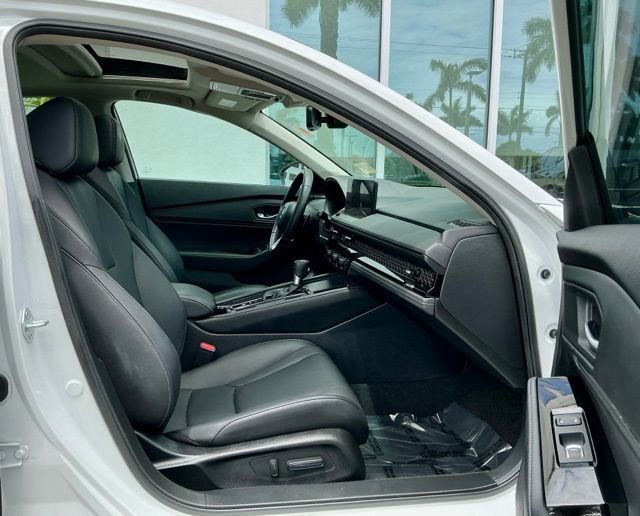 Used 2023 Honda Accord Touring image 14