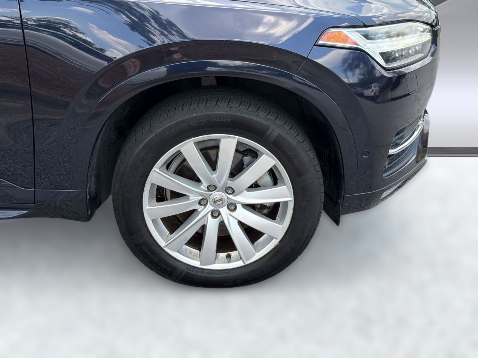Used 2017 Volvo XC90 T6 Momentum w/ Vision Package AWD/4WD image 11