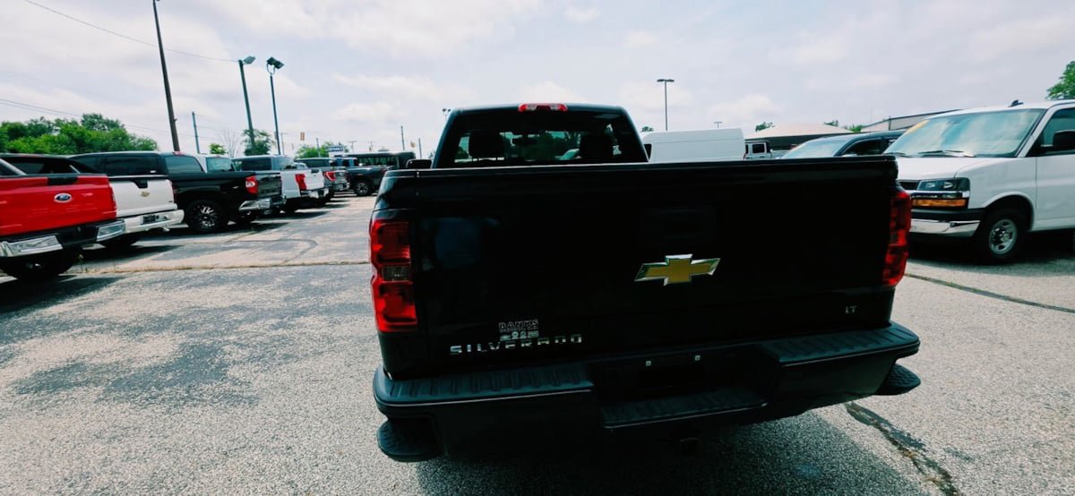 Used 2016 Chevrolet Silverado 1500 LT w/ LT Convenience Package AWD/4WD image 4