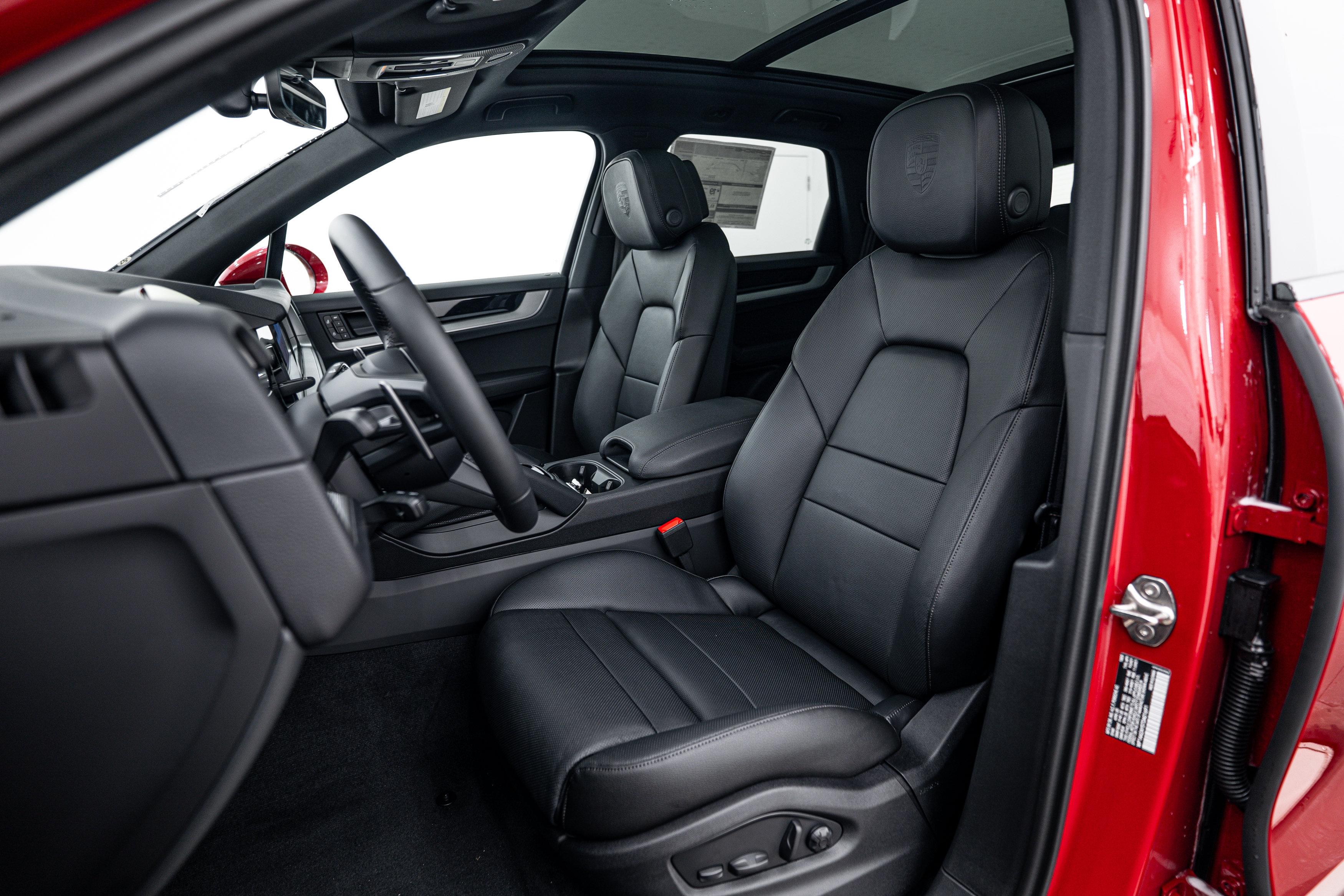 Certified 2026 Porsche Cayenne AWD/4WD image 5