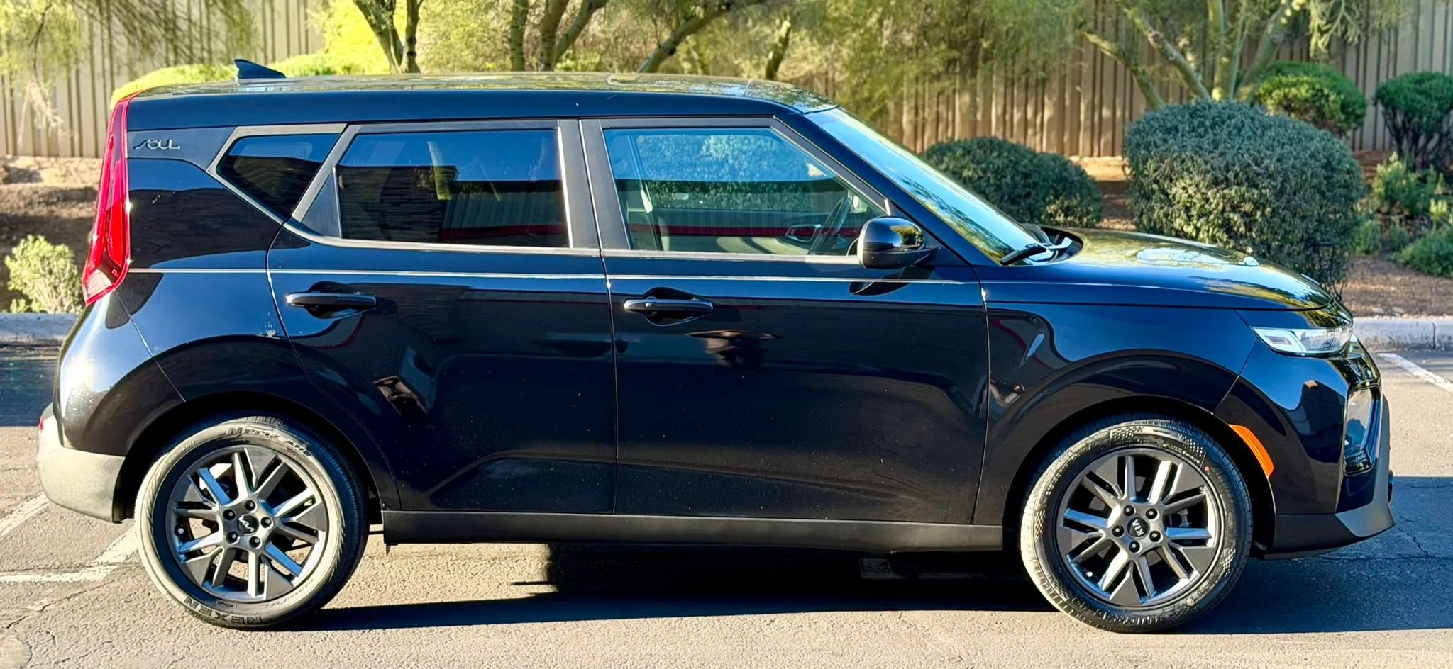 Used 2022 Kia Soul EX image 4
