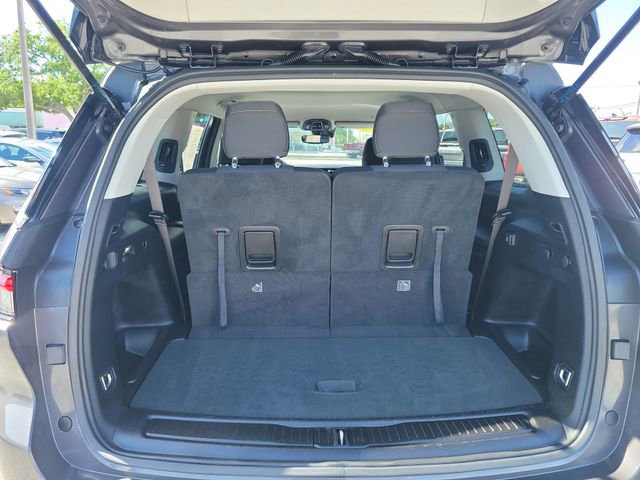 Used 2023 Jeep Grand Cherokee L Laredo RWD image 11