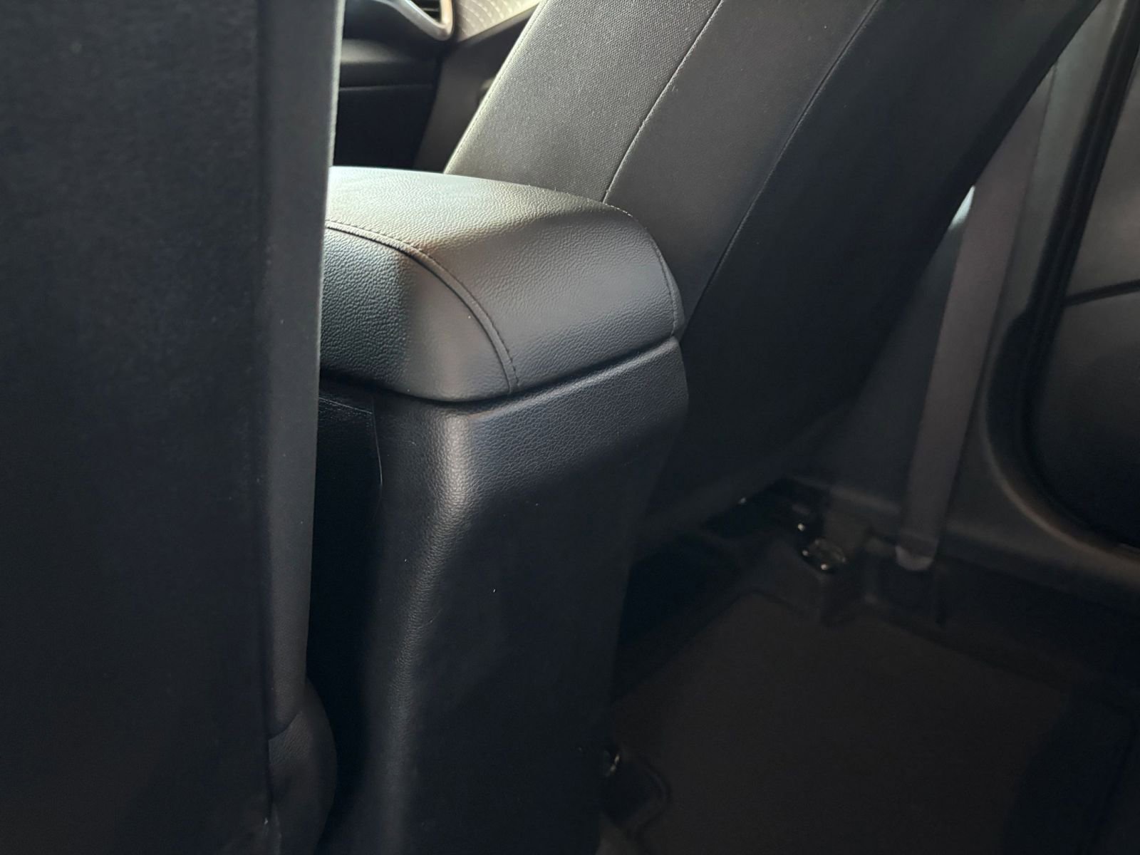 Used 2025 Kia Soul LX w/ LX Technology Package FWD image 23