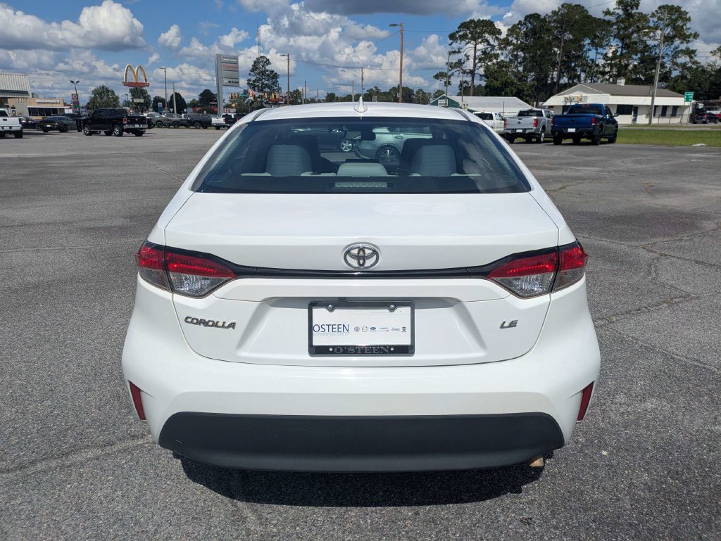 Used 2023 Toyota Corolla LE FWD image 6