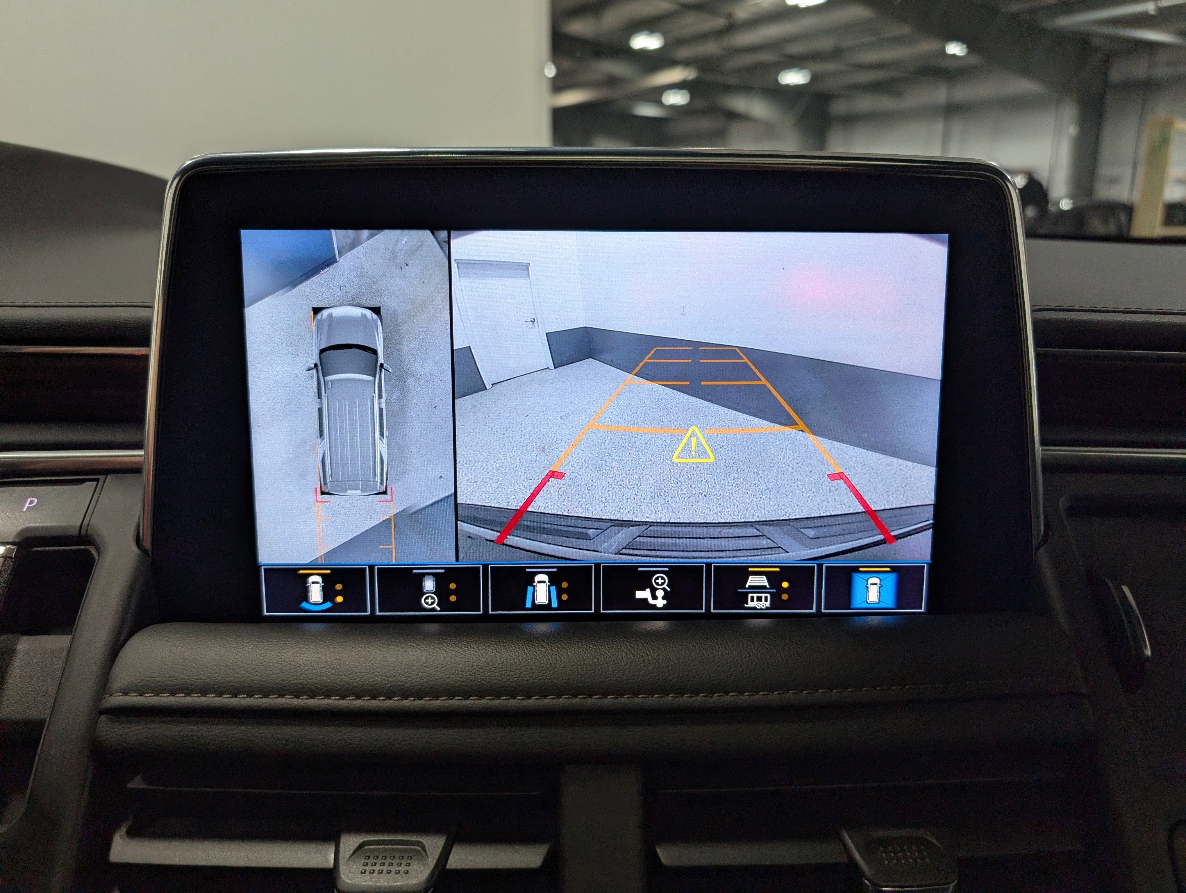 Used 2021 Chevrolet Suburban High Country image 33