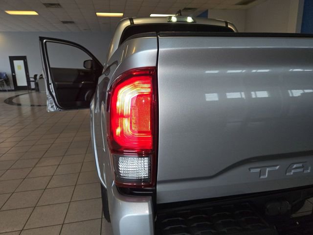 Used 2022 Toyota Tacoma SR5 w/ Technology Package RWD image 22
