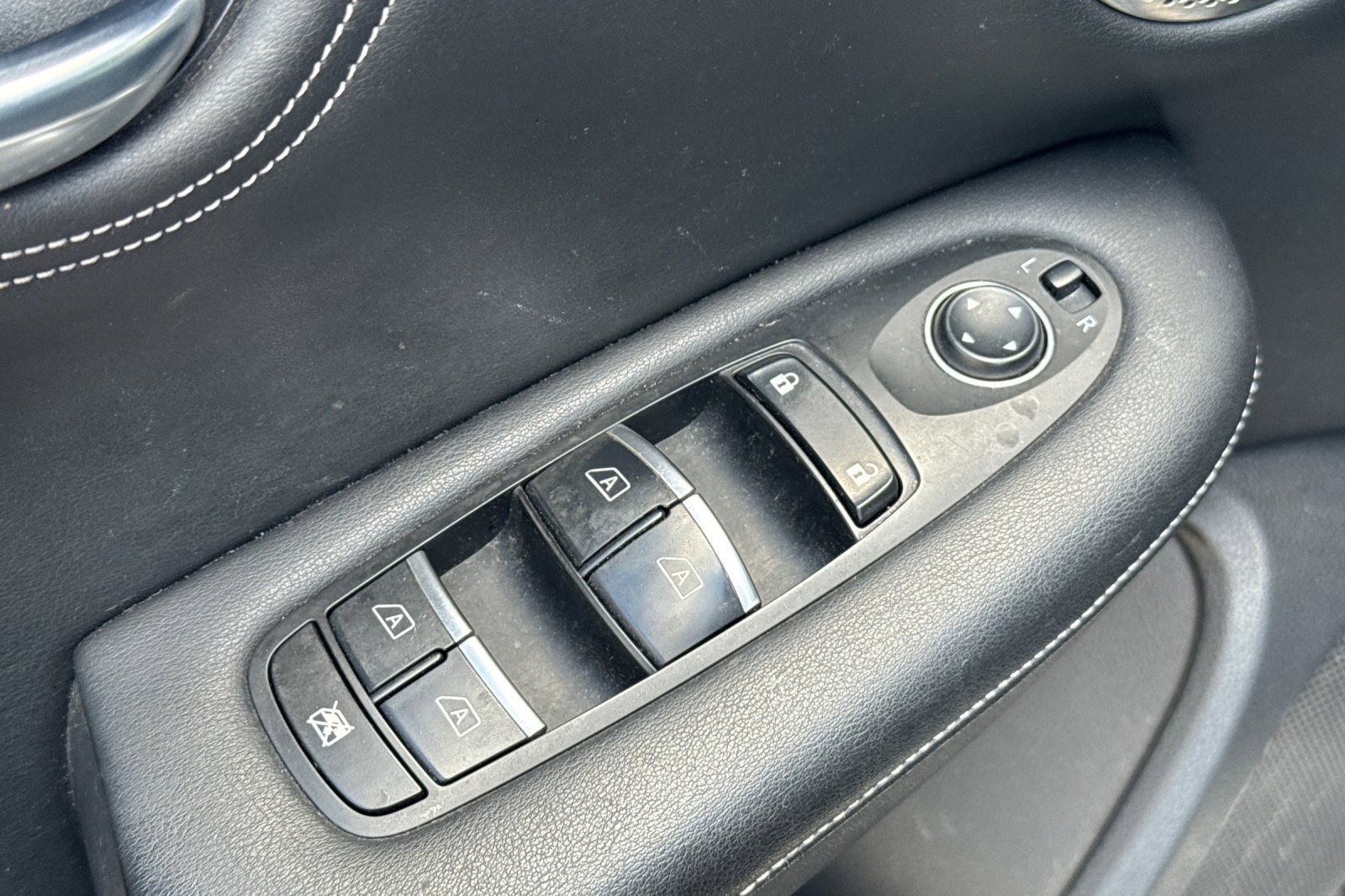 Used 2019 INFINITI QX50 Essential w/ Sensory Package image 13