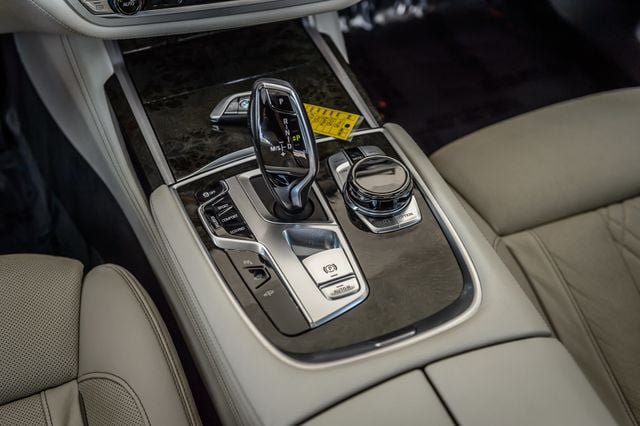Used 2018 BMW 740i xDrive AWD/4WD image 43