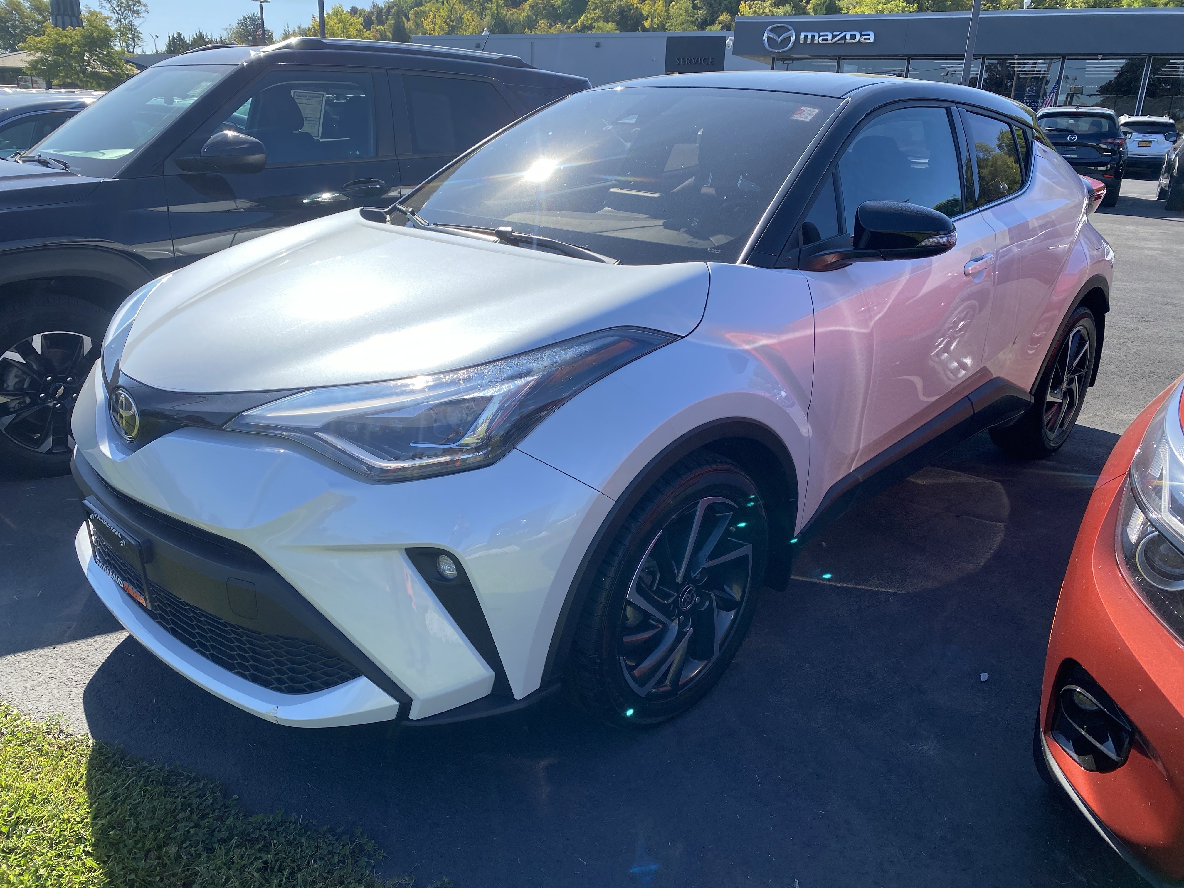 Used 2022 Toyota C-HR Limited image 4
