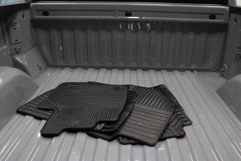 Used 2024 Chevrolet Silverado 1500 LT AWD/4WD image 18