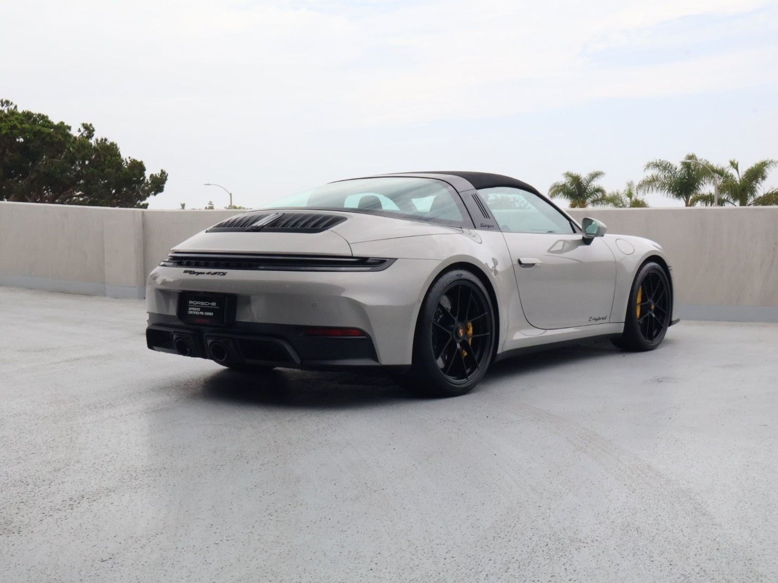 Certified 2025 Porsche 911 Targa 4 GTS AWD/4WD image 10