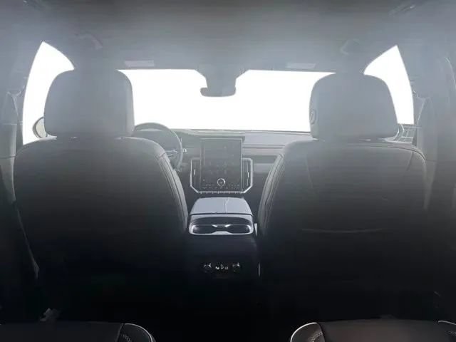 New 2026 GMC Acadia Denali w/ Super Cruise Package FWD image 21