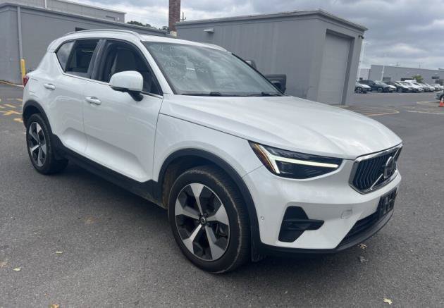 Used 2024 Volvo XC40 B5 Plus w/ Protection Package Premier