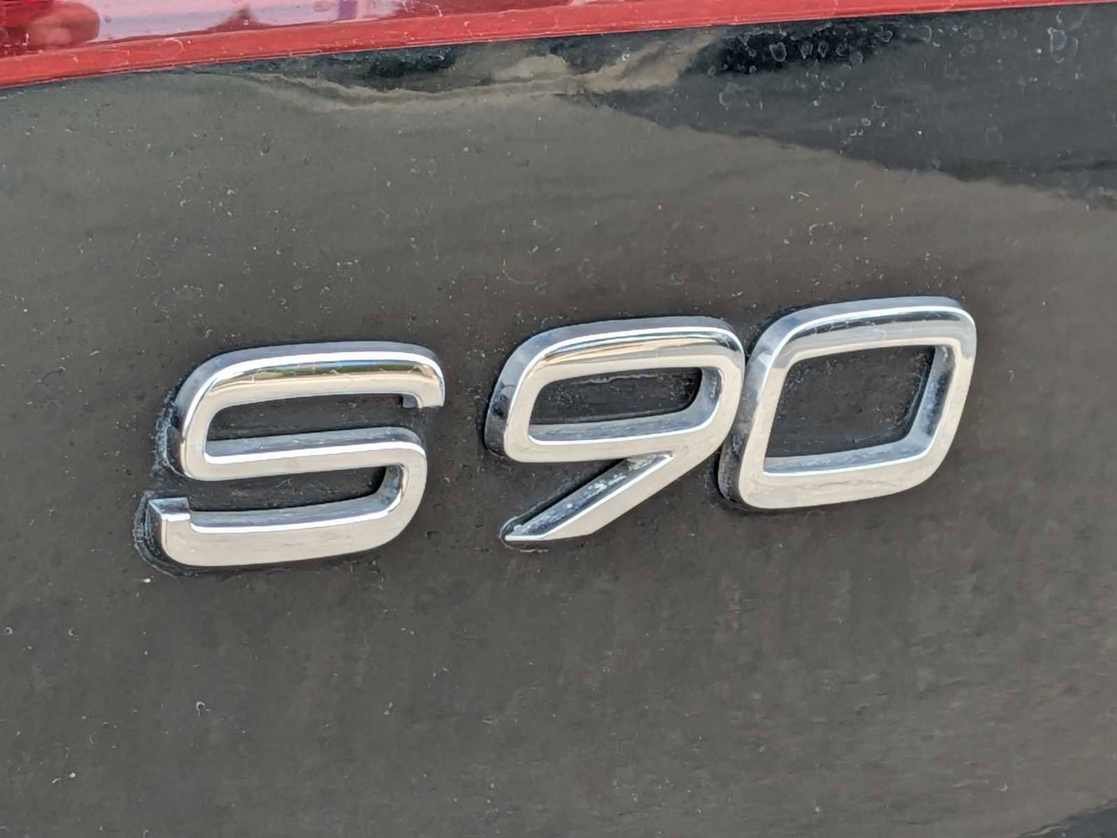 Used 2017 Volvo S90 T5 Momentum w/ Convenience Package FWD image 11