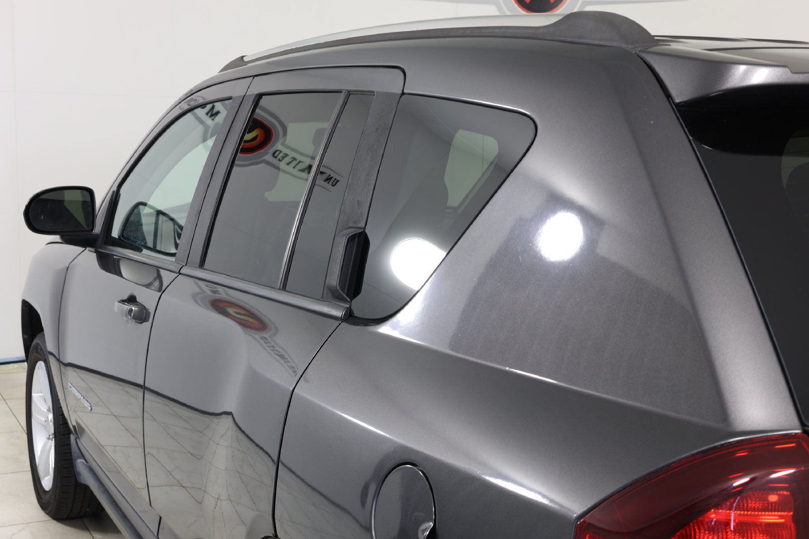Used 2015 Jeep Compass Latitude w/ Sun/Sound Group FWD image 40