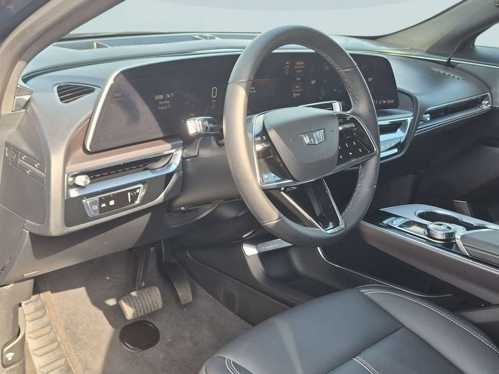 Used 2024 Cadillac Lyriq Tech AWD/4WD image 12