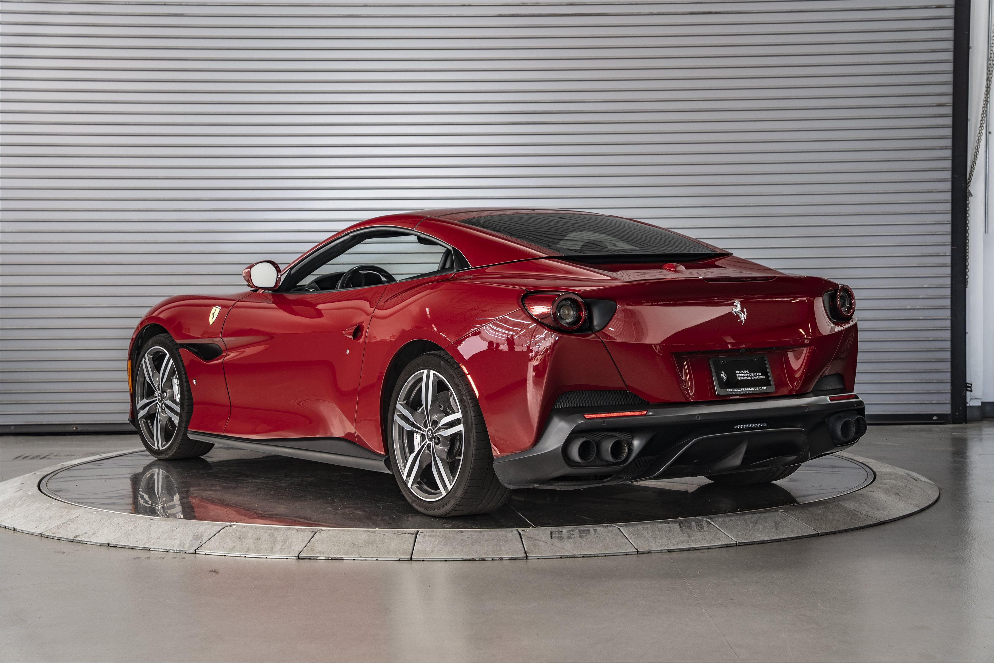 Used 2019 Ferrari Portofino RWD image 11