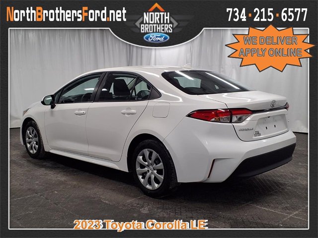 Used 2023 Toyota Corolla LE image 2