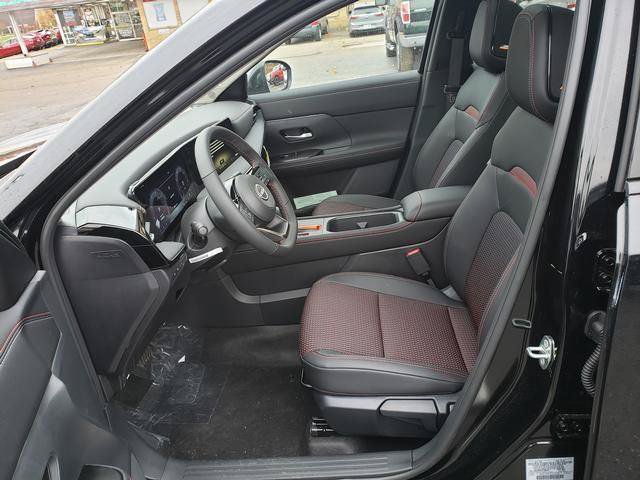 New 2026 Nissan Kicks SR w/ SR Premium Package AWD/4WD image 10